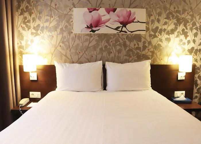 Timhotel Odessa Montparnasse 3* Parigi